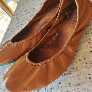 Size 8 Chestnut Tieks